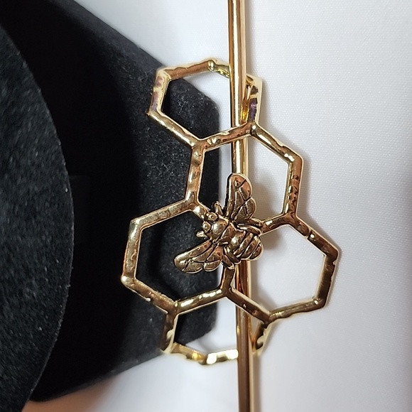 Honeycomb & Bee Hair Stick-Gold - Picture 2 of 4